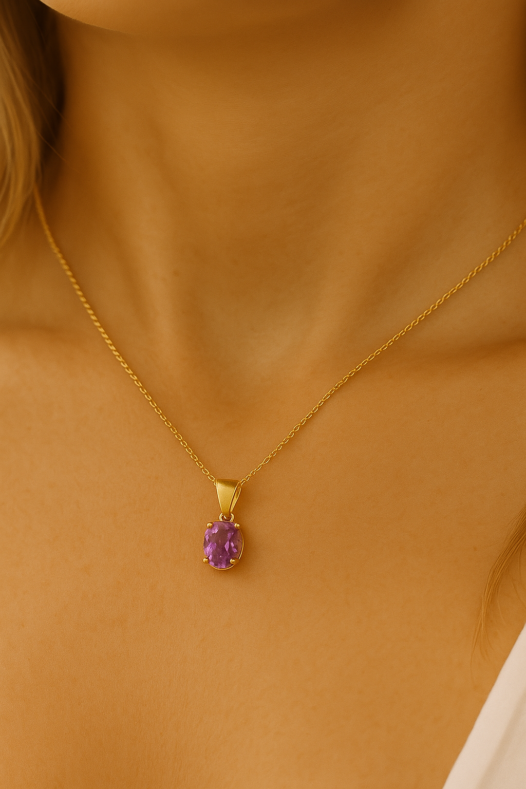 Dije Aura purpura 18K