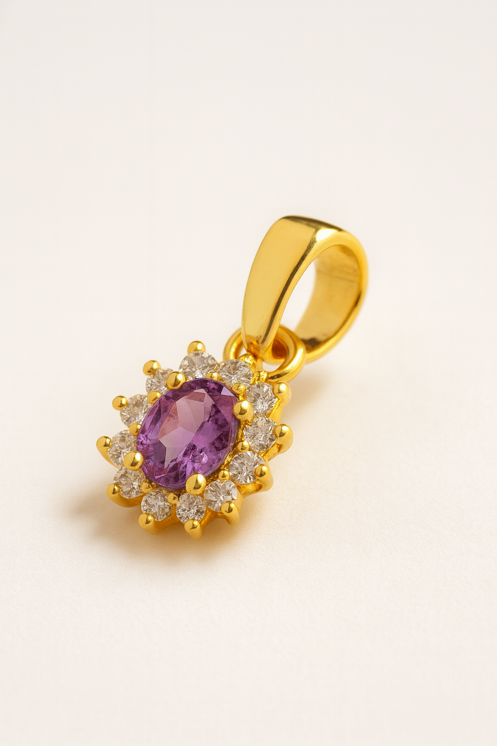 Dije Reyna Amatista 18K