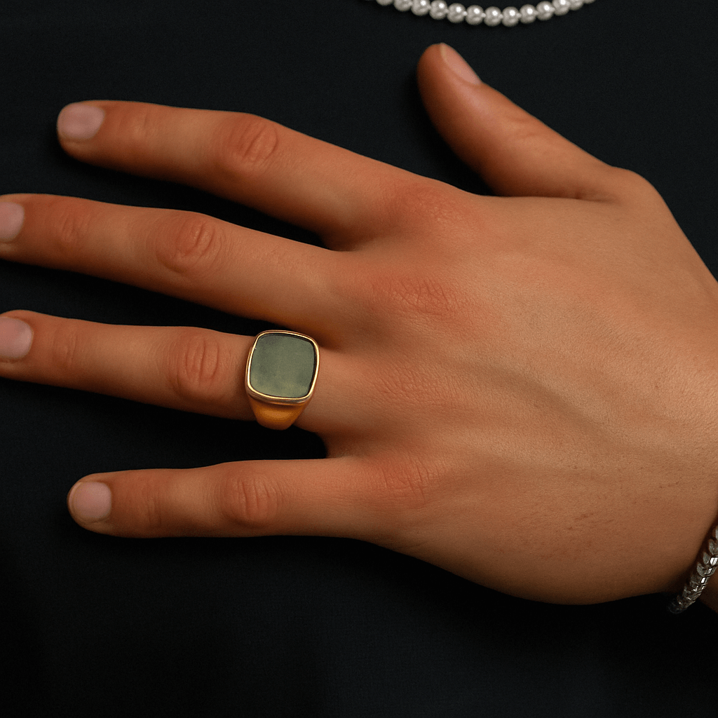 Anillo cuadrado con piedra