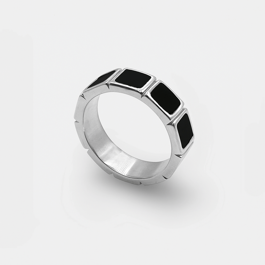 Anillo con piedras