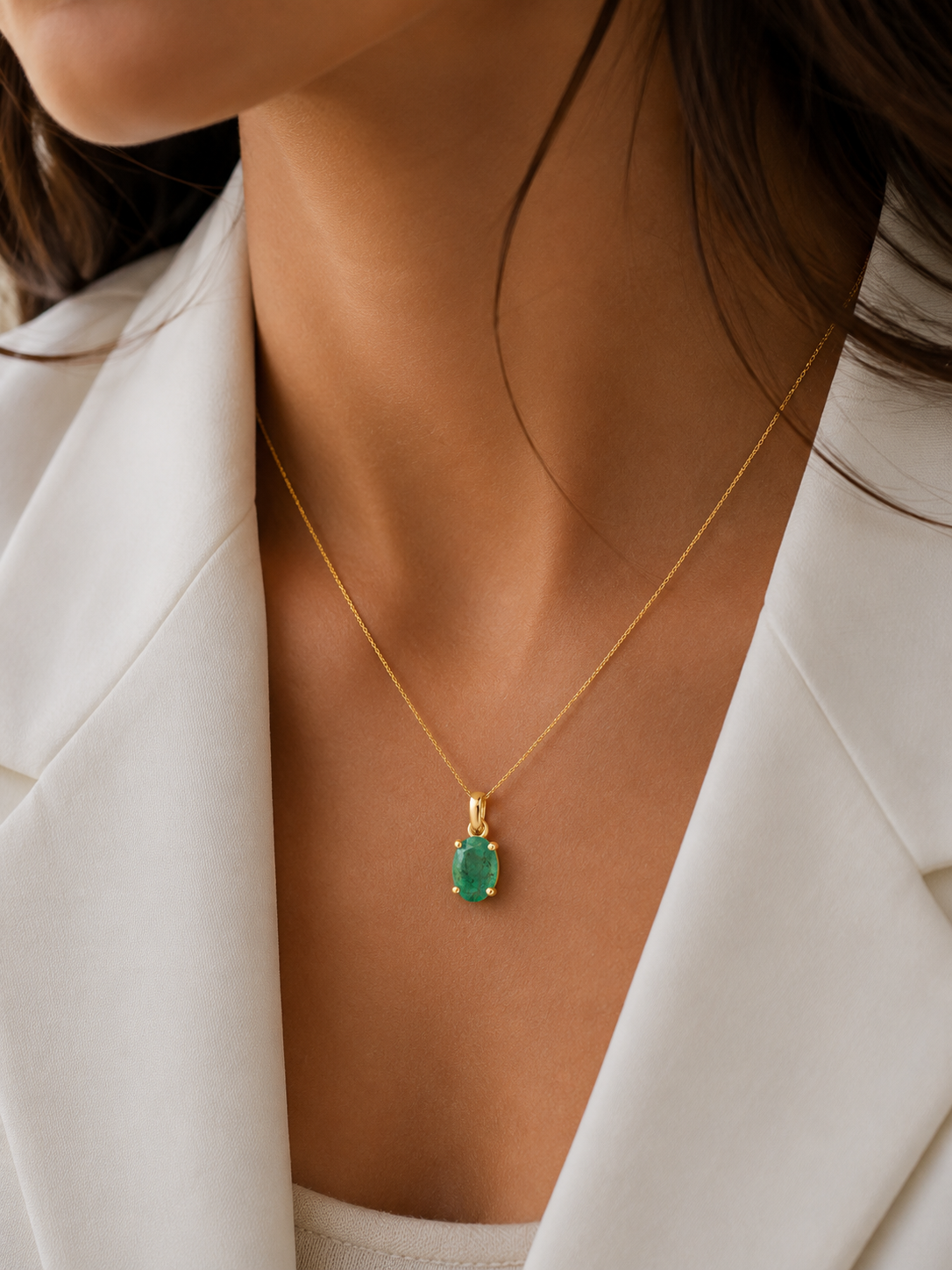 Dije esmeralda oval 18k
