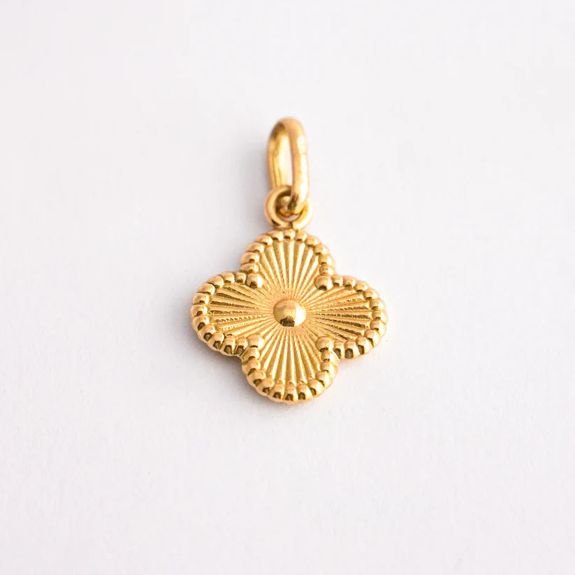 Dije Trebol 18k